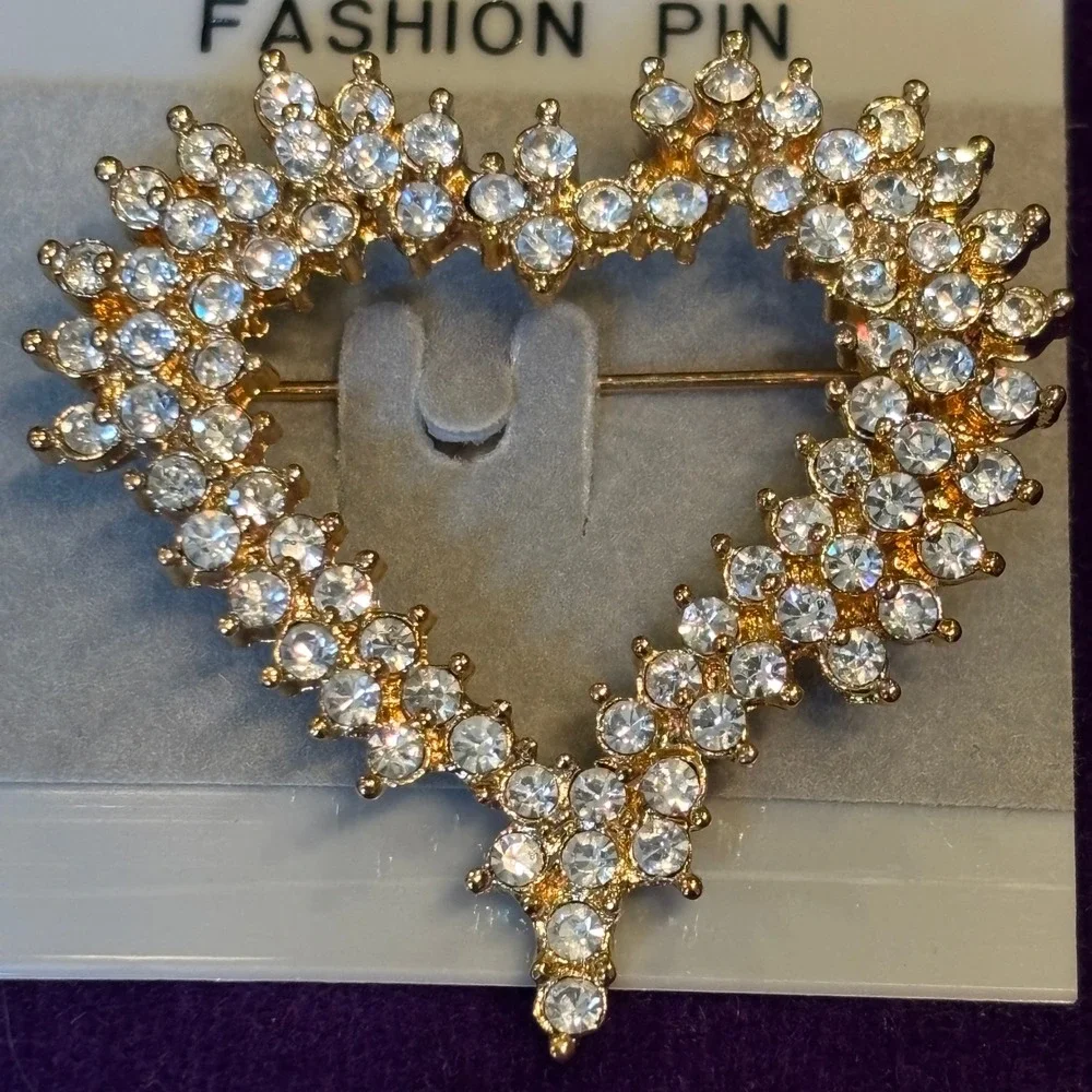 Vintage Rhinestone Heart Brooch Pin Gold Tone Crystal Romantic Glam Jewelry